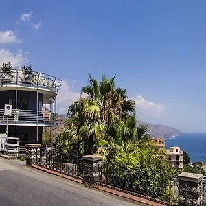 Palace מלון